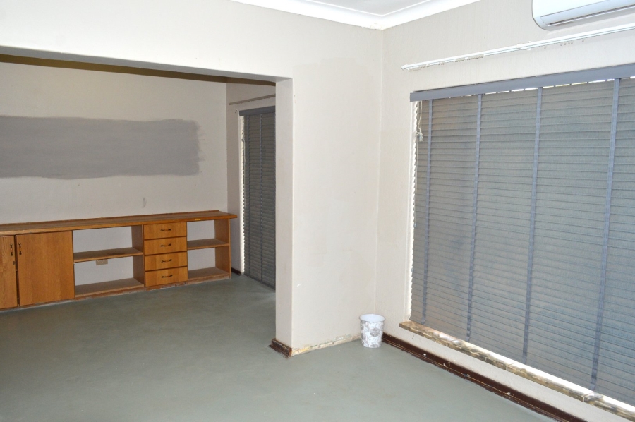 4 Bedroom Property for Sale in Flimieda North West